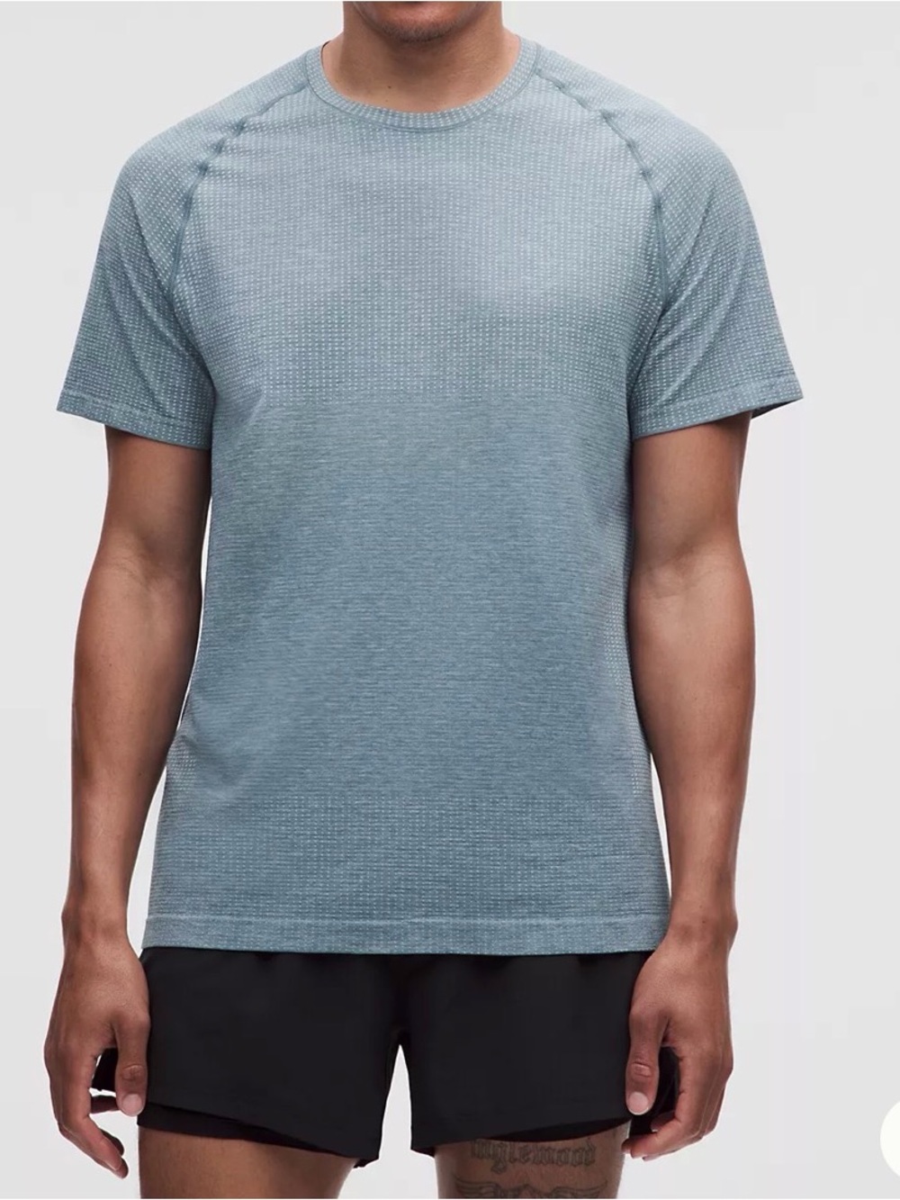 Lululemon men’s metal vent tech tshirt